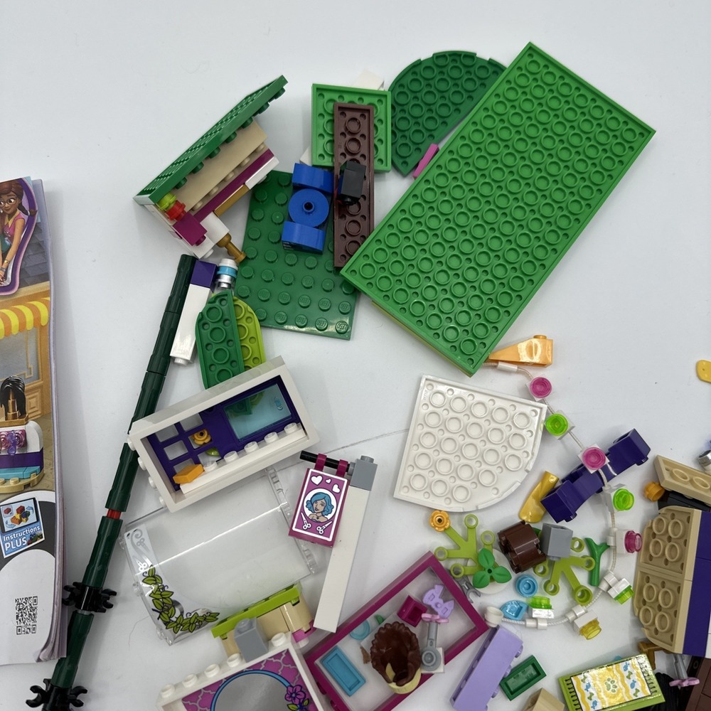 LEGO Friends Heartlake‎ City Hair Salon 41391 Set Nina Emma READ Lego Figures - Picture 6 of 11